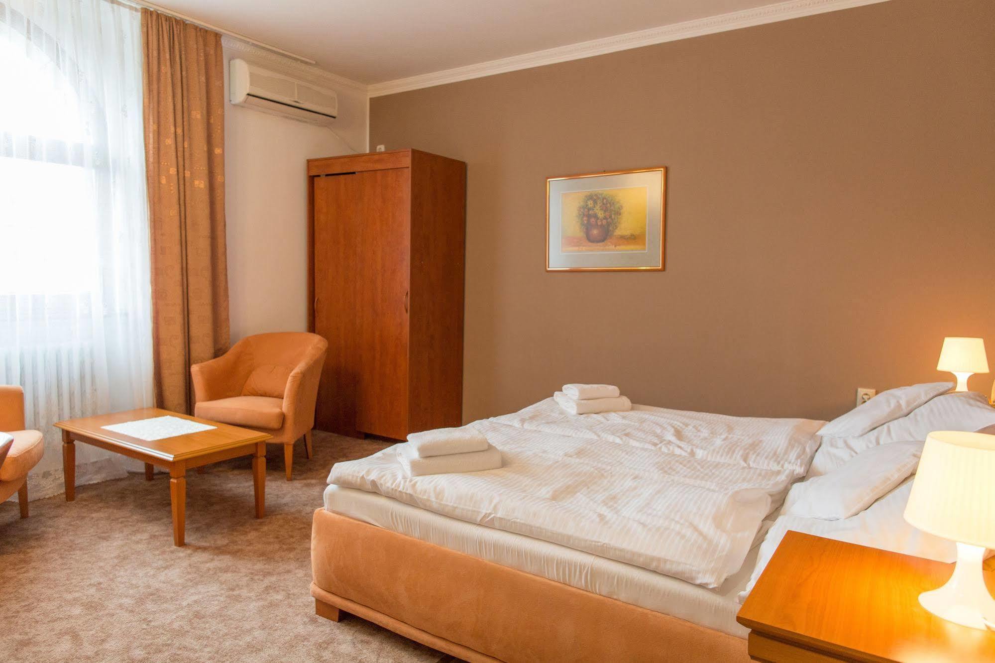 Hotel Grand Zilina Exterior photo